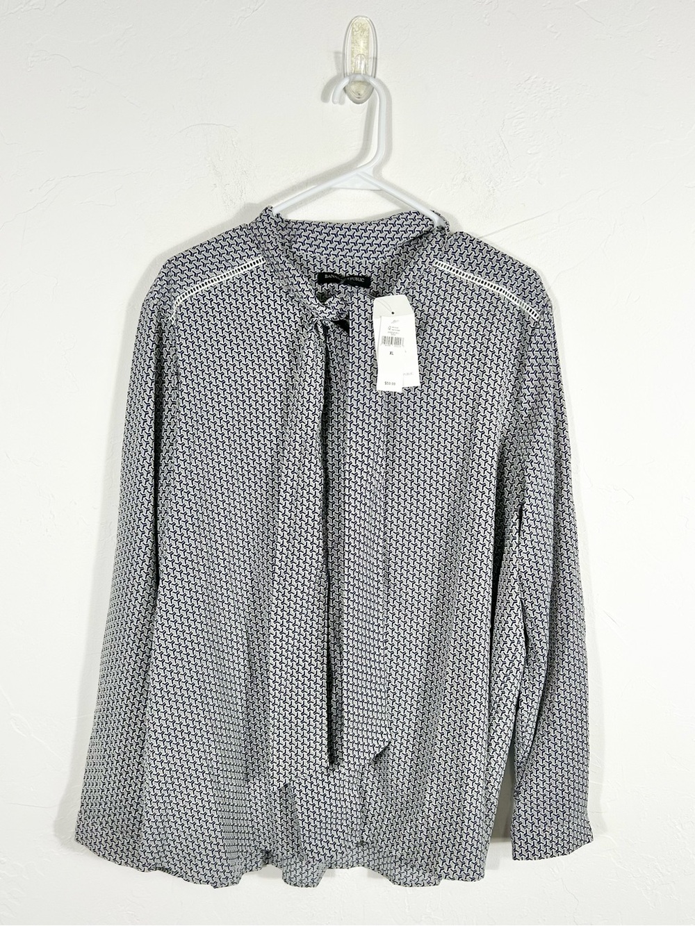 Banana Republic NWT Navy Beige Geometric Medallion Tie Neck Bow Blouse Top
